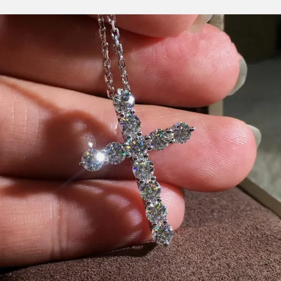 New Cross Cut Pendants Cubic Zirconia Neckla - Picture 3 of 4